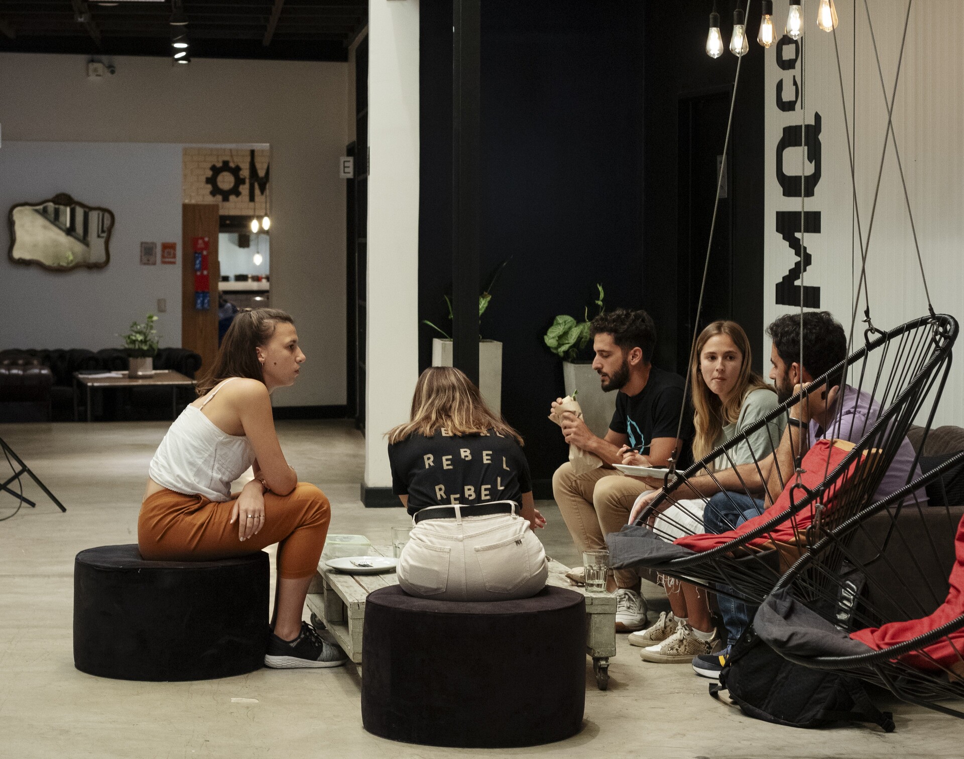 Comunidad Maquinera en espacio chill de Soho